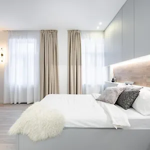 Four Bedroom Apartment, Old Town Bucarest